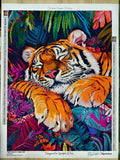 Broderie diamant Tigre Endormi terminée avec toile en velours premium, 84 couleurs et strass carrés en résine.