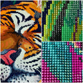 Gros plan sur les détails de la broderie diamant Tigre Endormi avec strass carrés en résine haute brillance et rendu ultra détaillé.