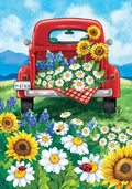Illustration originale d'un camion rouge rétro garé dans un champ de fleurs sous un ciel bleu avec coccinelles
