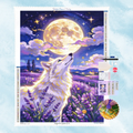 Kit complet de broderie diamant représentant un loup blanc hurlant ou regardant la lune au milieu de lavandes sous un ciel étoilé